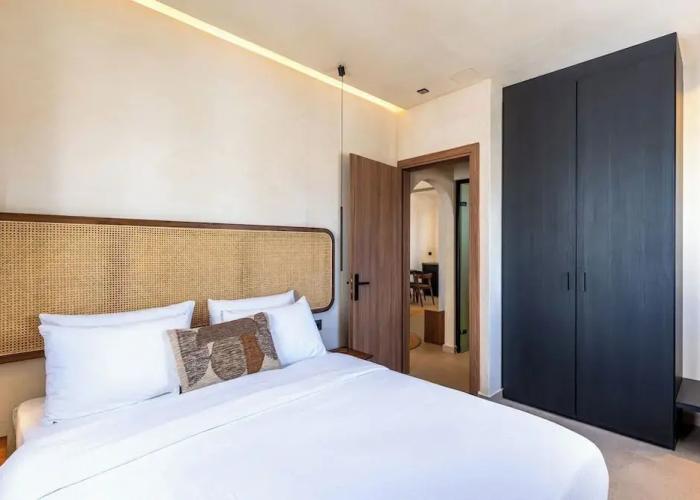 Peranosa The Residency