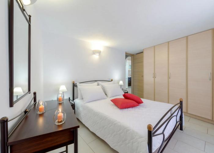 Akrotiri Apartments