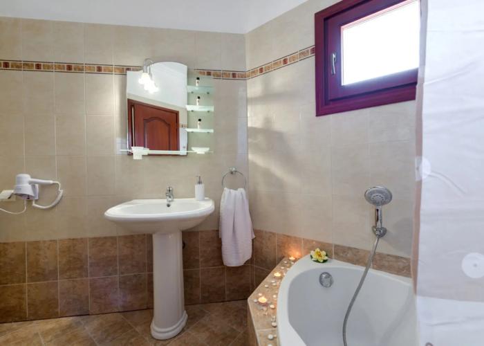 Akrotiri Apartments