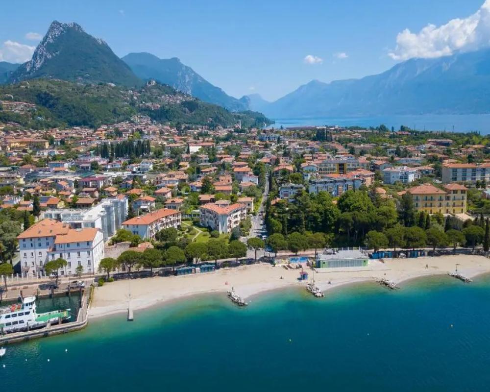 Alma - 100 mt Near Lake