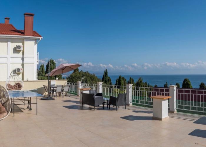 Mira Villa