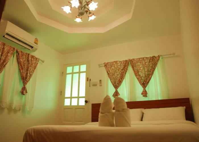 Baan Luang Harn Guesthouse