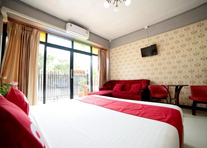OYO 465 Krung Kao Traveller Lodge (Vaccinated Staff)