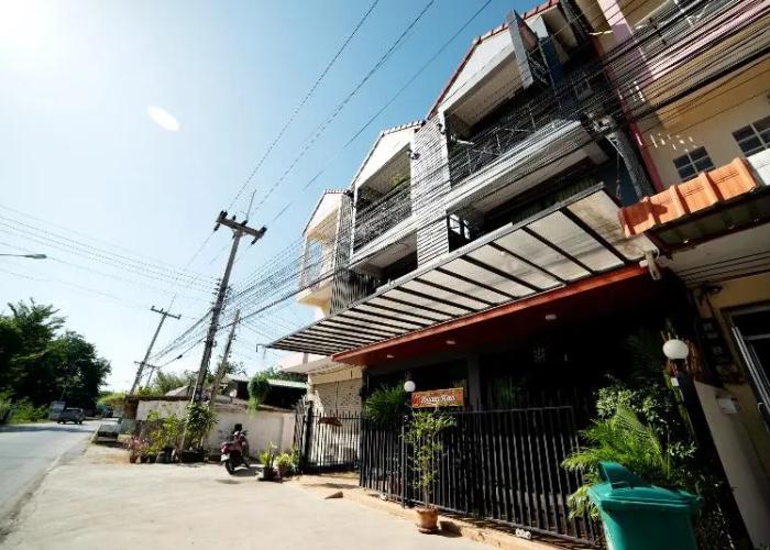 OYO 465 Krung Kao Traveller Lodge (Vaccinated Staff)