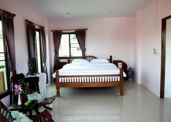 Loy Manee House