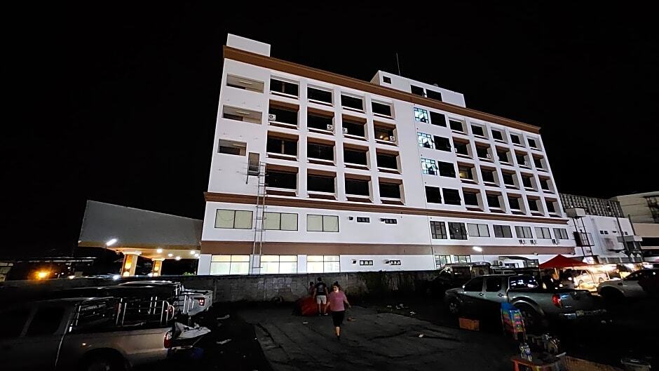 Grand Phranakhon Hotel