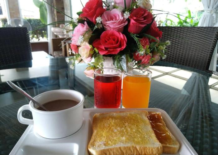 Khunyuw Hotel