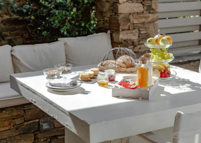 White Tinos Luxury Suites