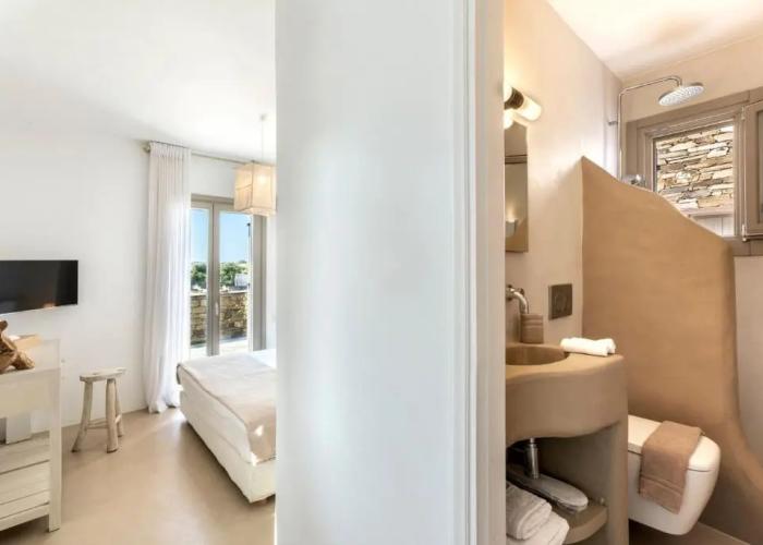 White Tinos Luxury Suites