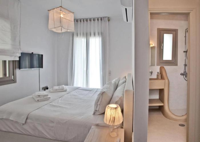 White Tinos Luxury Suites