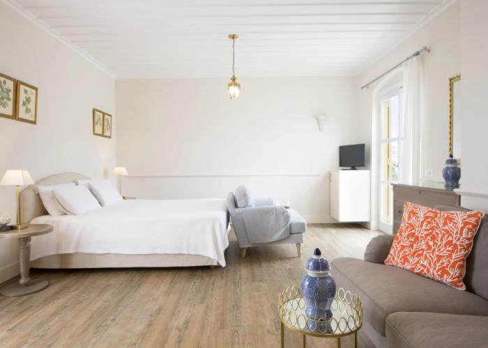 Dorion Hotel