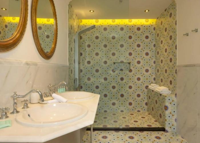 Dorion Hotel