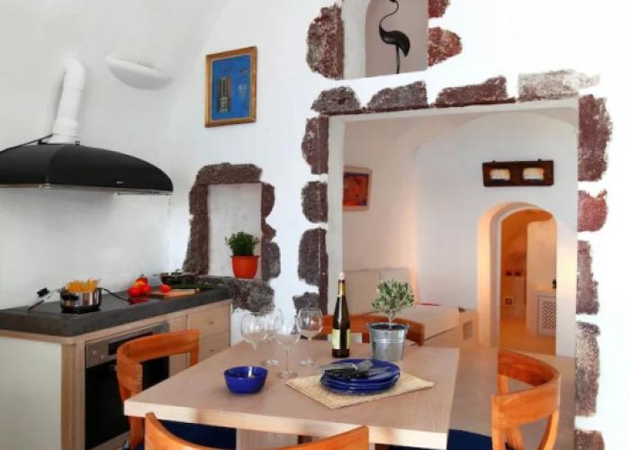 Menias Cave House