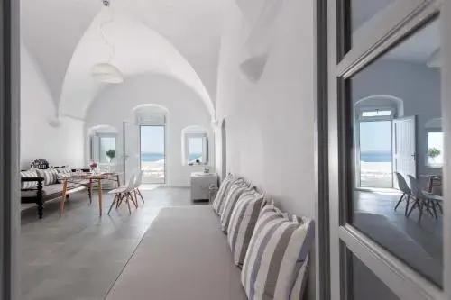 Evmenia Luxury Cave Villa