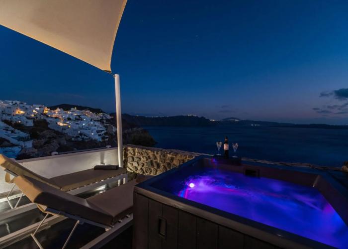 Solstice Luxury Suites