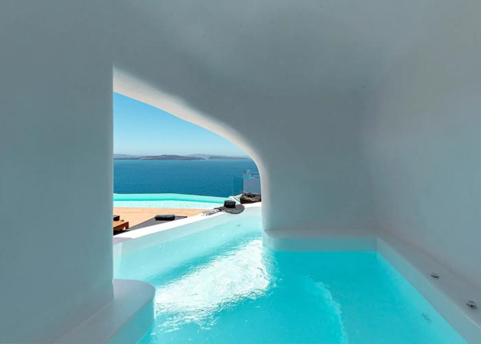 Solstice Luxury Suites