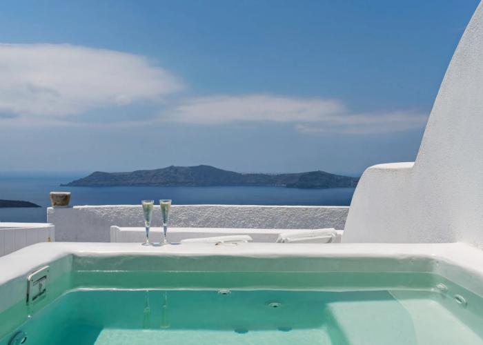 Aura Suites