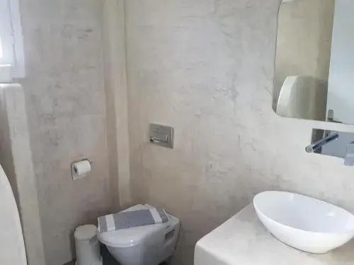Ira Apartments