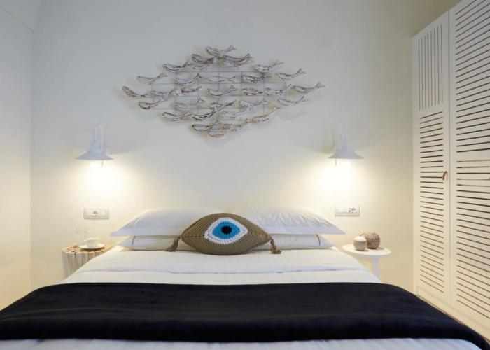 Eolia Kamari Villa