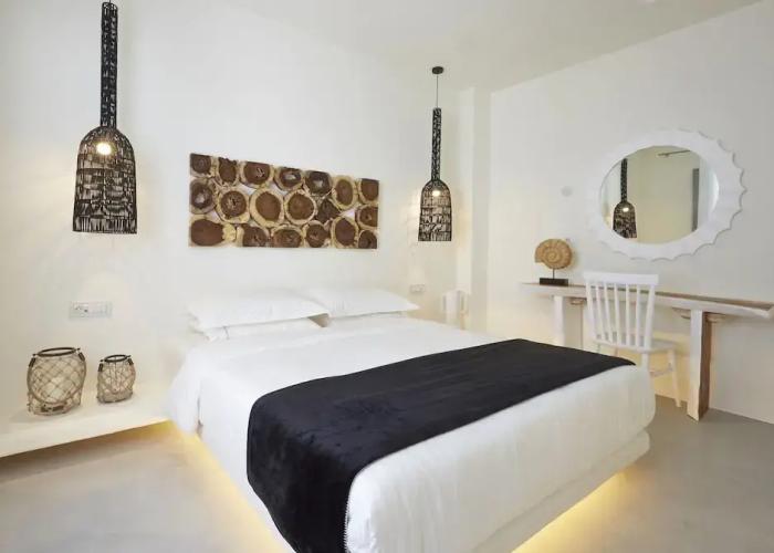 Eolia Kamari Villa