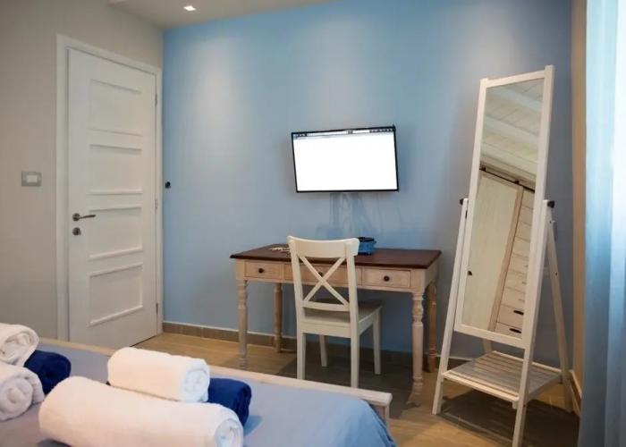 Seabreeze Villa - with Jacuzzi & heated pool