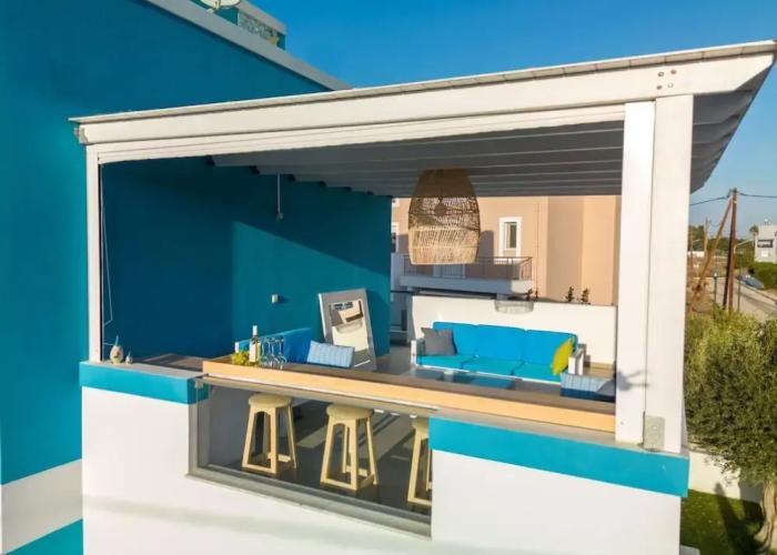 Seabreeze Villa - with Jacuzzi & heated pool
