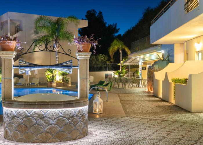 Pefkos View Suites & Maisonette