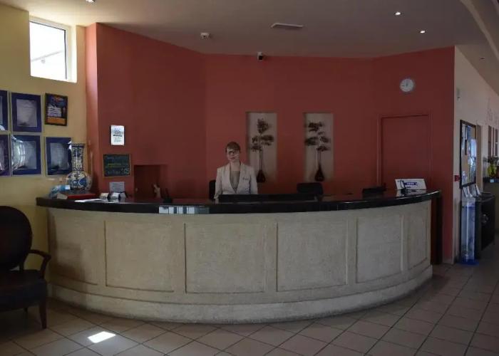 Matina Pefkos Aparthotel