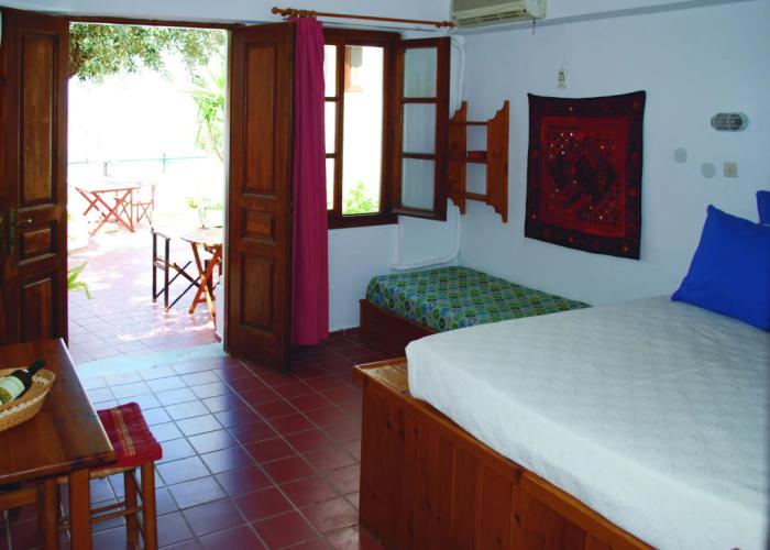 Maris Lindos, Suites and Apartments
