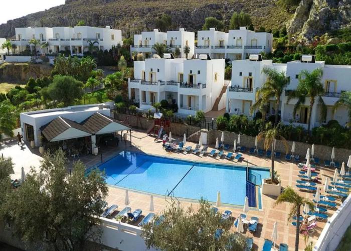 Lambis Studios & Apartments
