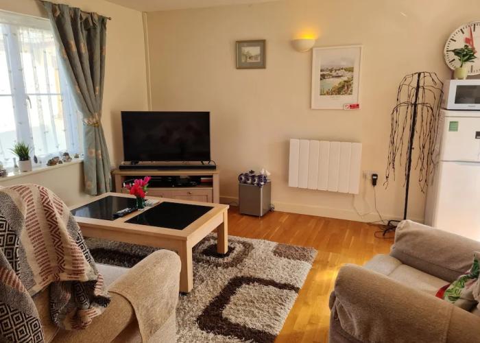 2-bed Cottage, Sleeps 5, Pets Ok, Close to Coast