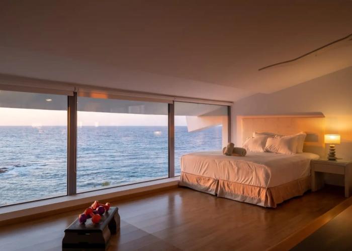 Icarus Luxury Beachfront Villa