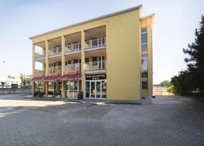 Hotel Giallo