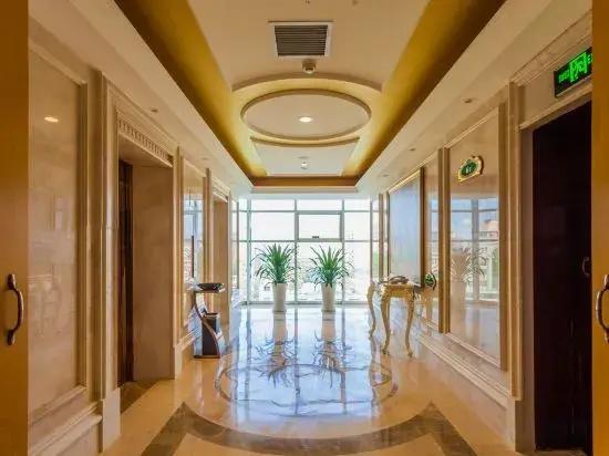 Vienna International Hotel (Chenzhou Wuling Square)