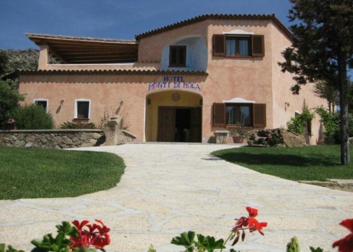 Hotel Monti Di Mola