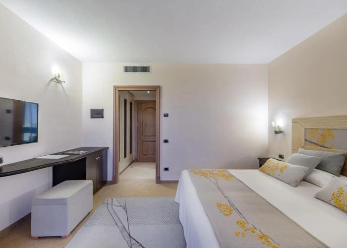 Hotel Petra Bianca