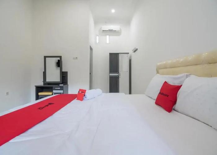 RedDoorz near Sultan Thaha Airport Jambi