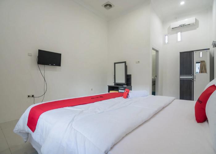 RedDoorz near Sultan Thaha Airport Jambi