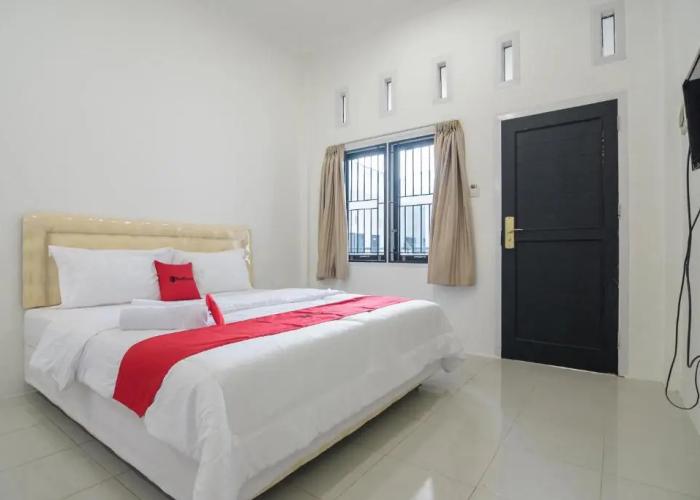 RedDoorz near Sultan Thaha Airport Jambi