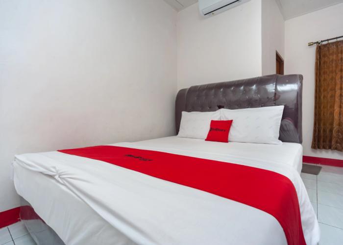 RedDoorz Syariah near Tugu Juang Jambi 3