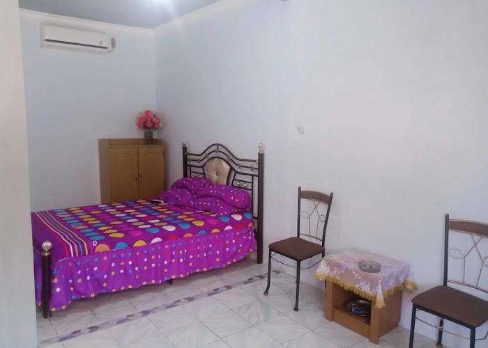 EXPRESS O 92251 Jaya Kusuma Homestay Near PONPES Darul Muhtadin