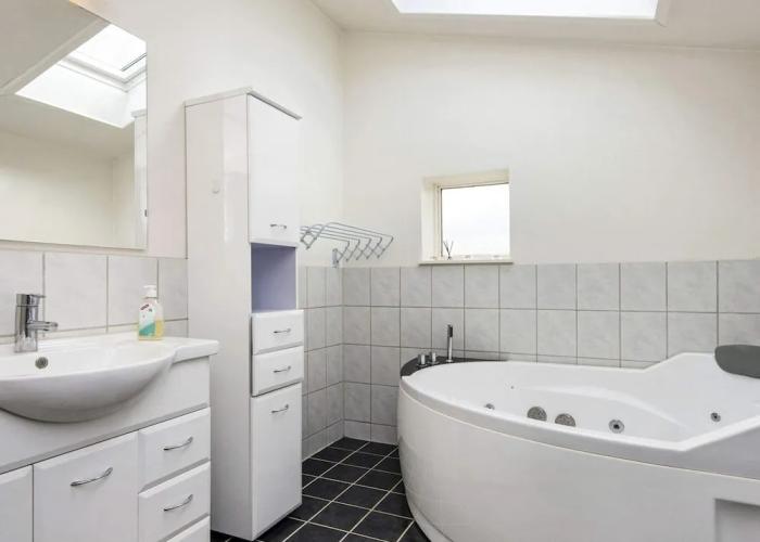 Vintage Holiday Home in Struer near Open Field