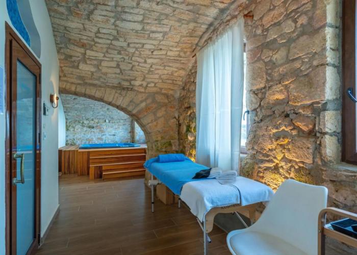 Ammon Zeus Luxury Beach Hotel