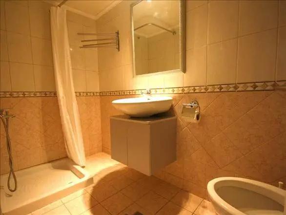 Leonidas Studio Apartments