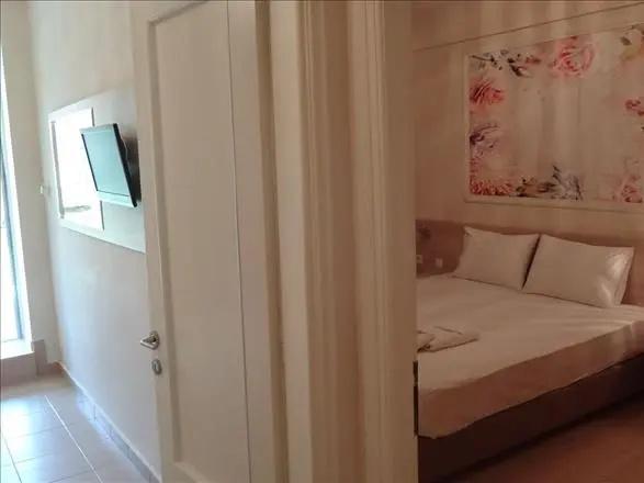 Leonidas Studio Apartments