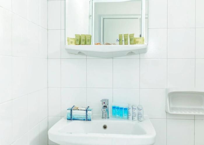 Xenios Dolphin Beach Hotel