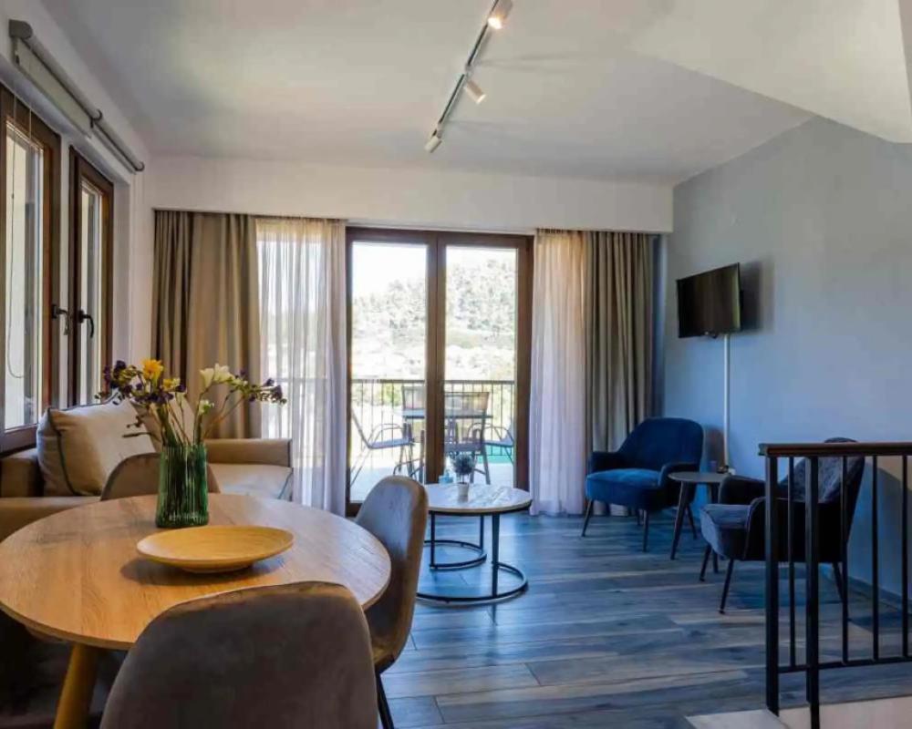 Penelope Luxury Suites