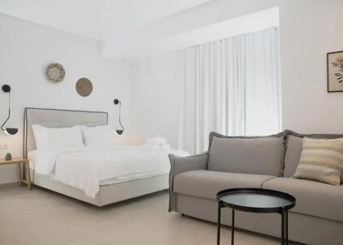 Iades Hotel