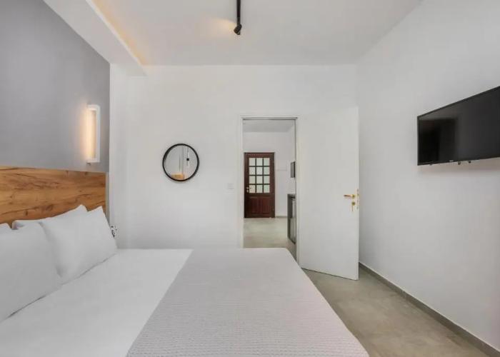 Eleon Suites & Apartments