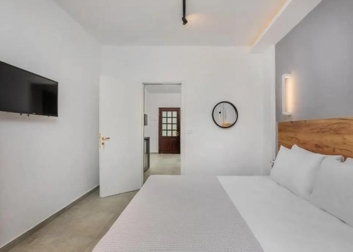 Eleon Suites & Apartments